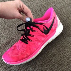 Like new NIKE fly knit 5.0 running shoes